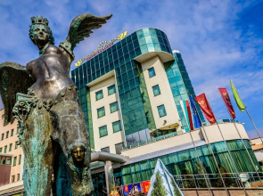 Hotel Diplomat Plaza