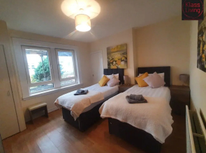Two Bedroom Apartment by Klass Living Serviced Accommodation Airdrie - Nicol Apartment With WiFi & Parking