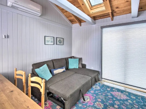 Charming Jacuzzi-suite - Walk to Parson's Beach!
