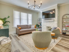 2 Mi to Dtwn Cincinnati: Home w/ Fenced Yard!