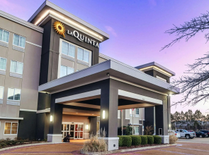 La Quinta Inn & Suites by Wyndham Starkville at MSU