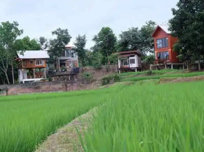 Earth House Pua
