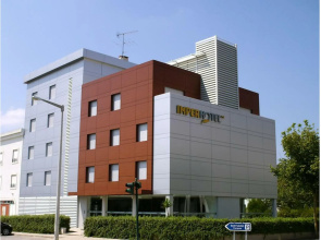 Imperhotel by Umbral