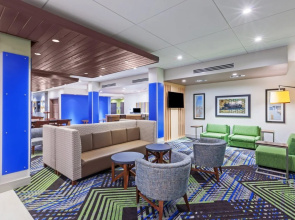 Holiday Inn Express & Suites Chanute by IHG