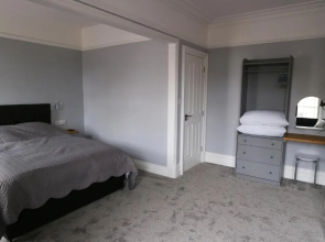 Number 33 Room Only