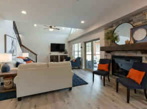 Journey's Remedy Lite - Lake View - Closest to Indoor Pool - Sleeps 22