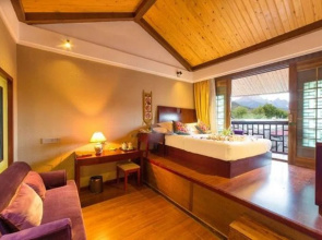 Lijiang Fenghuang Resort Hotel