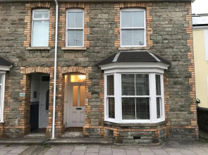 143 New Road Porthcawl