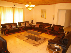 Khanondo Guest House