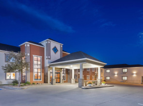 Howard Johnson Hotel & Suites by Wyndham Oacoma