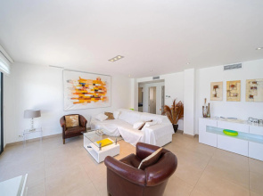 Plushy Villa in Torremendo With Pool and Reservoir Views