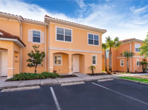 Charming 3 Bd w/ SPA close to Disney @ Regal Oaks 2649