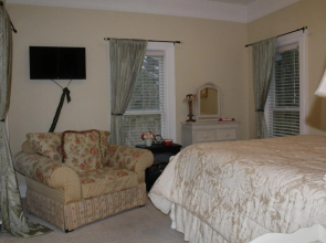 Monroe Manor Inn