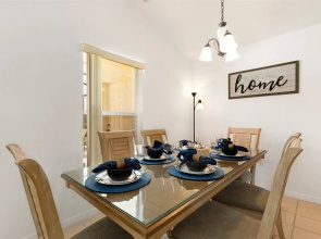 Lovely 4 Bedroom, 3.5 Bath Home With South Facing Pool and spa - 521