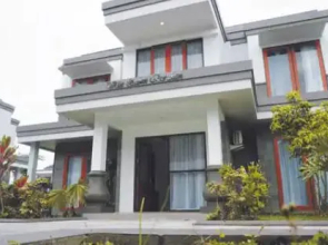 Grand Master Villa Tomohon