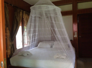 Hut Sun Bungalow