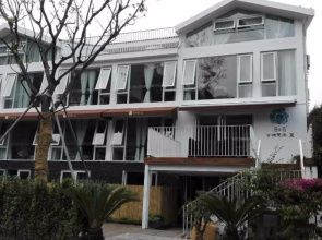 Hangzhou Yunqi Fan Path Blue b&B