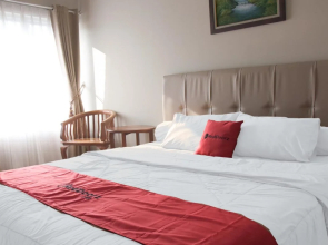Kutilang Syariah Guest House by RedDoorz