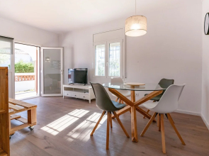 Beautiful House for 4 Only 1km From the Beach