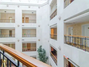Huangjinshan Hotel(大连黄金山大酒店)