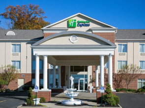 Holiday Inn Express & Suites Youngstown N (Warren/Niles) by IHG
