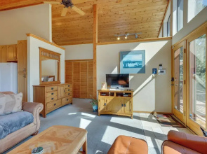 Mtn-view Deck: Cabin Getaway in Angel Fire