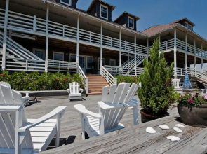 The First Colony Inn