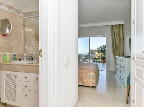 Luxury Apartment With Sea View In Marbella