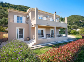 Villa Tzintzola in Kato Garouna