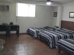 Suite con 2 recamaras,2mini splits, Parking Wifi 100 mb, cocina