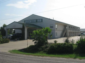 Executive Inn & Suites Schulenburg