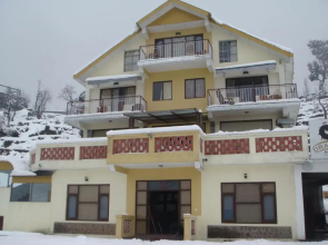 1 BR Boutique stay in McLeod Ganj, Dharamshala, by GuestHouser (913B)