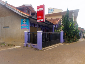 OYO 2938 Penginapan Bumi Ahsan 102 Syariah