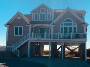 License To Chill 4 Bedroom Home by RedAwning