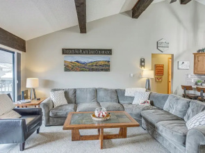 Colorado Escape w/ Pool Access & Mountain Views!
