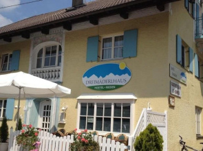 Dreimäderlhaus Rieden