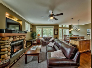 Pineview Lodge by Bear Country