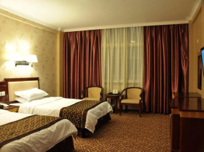 Linzhi Penglong Hotel