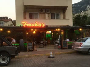 Frankies Penthouse Apartment