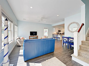 1976 Portland Road Cottage Unit 3 Porpus Place 2 Bedrooms 2 Bathrooms