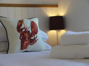 Let’s Unwind Cottages - The Salty Dog & Rock Lobster
