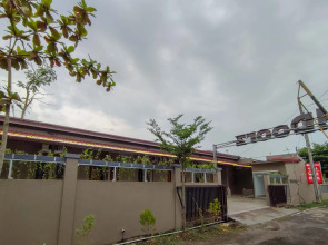 RedDoorz Syariah near Exit Tol Pemalang Comal 2