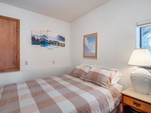 Spacious Cabin Sleeps up to 12! - Sky High #86 by Bear Valley Vacation Rentals