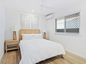 Albatross Beachfront 3 Bedroom Apartment