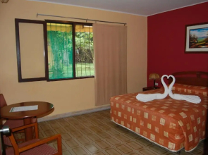 Cesar's Tropical Hotel