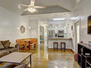 Gone Coastal - 3 Br Condo