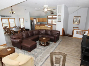 Flip Flops and Pop Tops - 7 Br Home