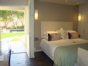 Hermanus Lodge on the Green