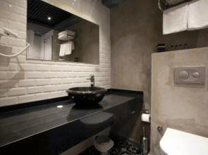 Redstone Hotel