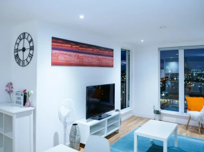 Bright 2BR Apartments Quays